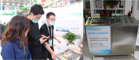 图三 bv伟德国际体育官方网站展厅讲解员为社员讲解智能水肥机.png